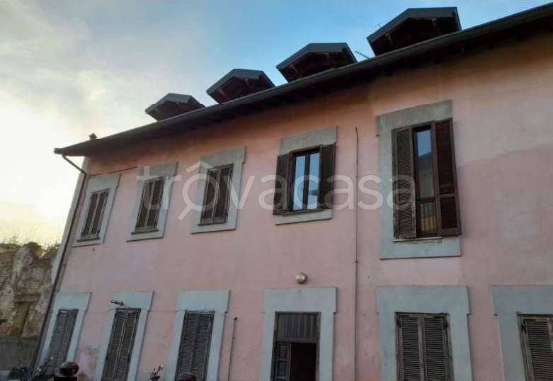 appartamento in vendita a Ferno