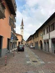 casa indipendente in vendita a Ferno