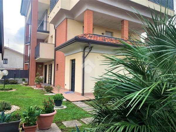 appartamento in vendita a Ferno