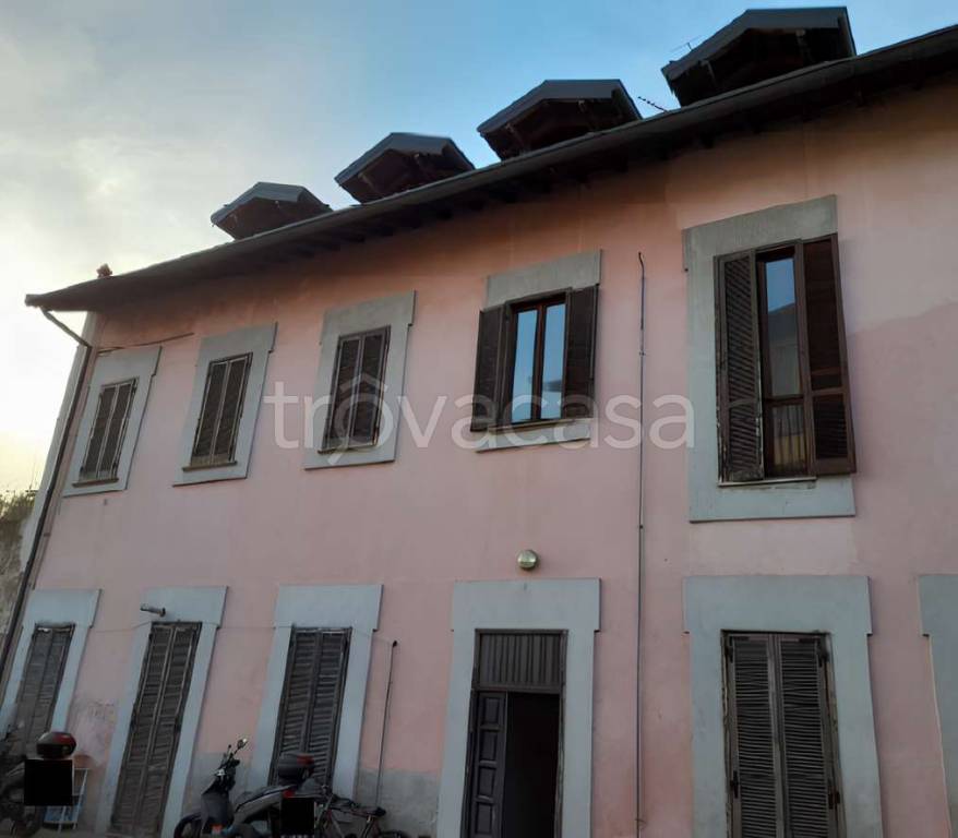 appartamento in vendita a Ferno