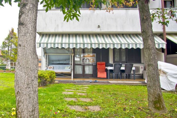 casa indipendente in vendita a Ferno