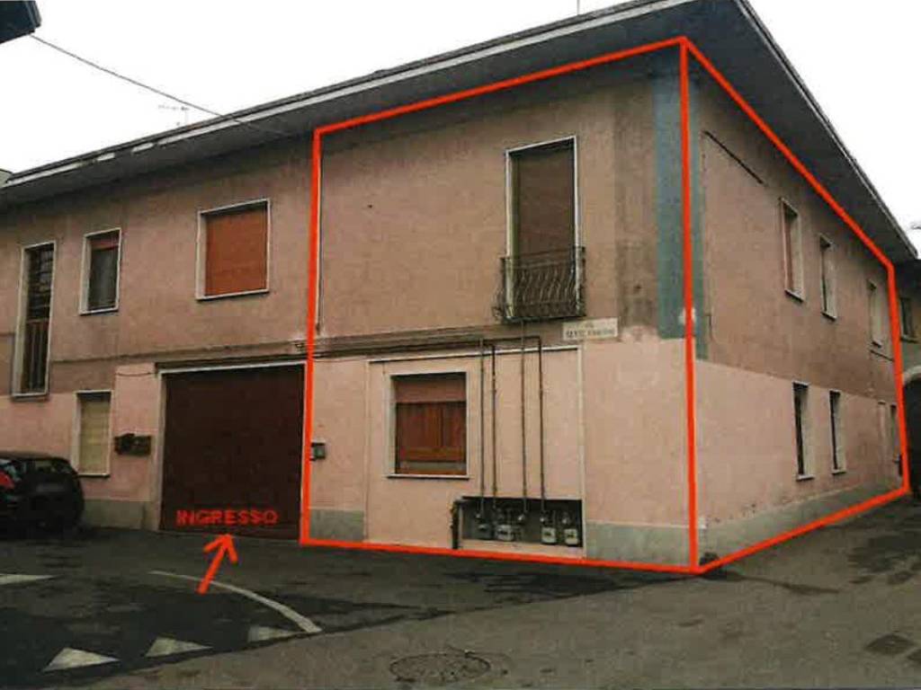appartamento in vendita a Ferno in zona San Macario