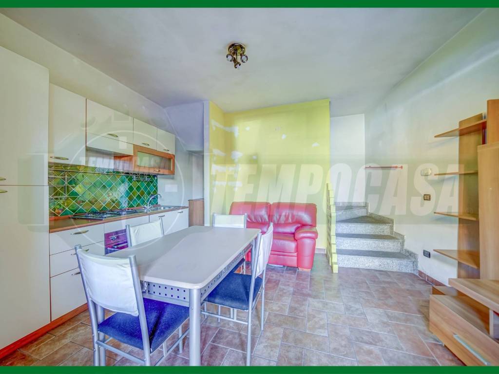 appartamento in vendita a Ferno