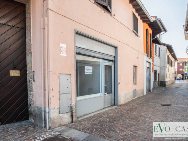negozio in vendita a Ferno