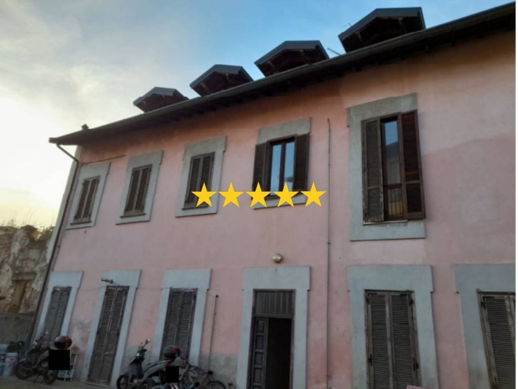 appartamento in vendita a Ferno