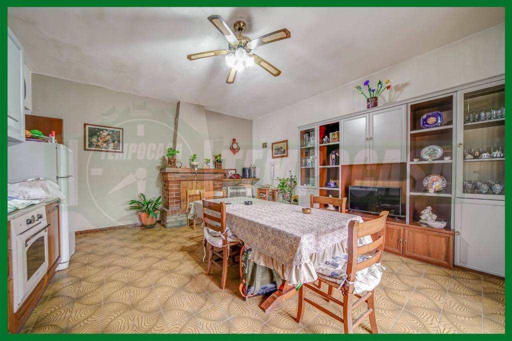 appartamento in vendita a Ferno