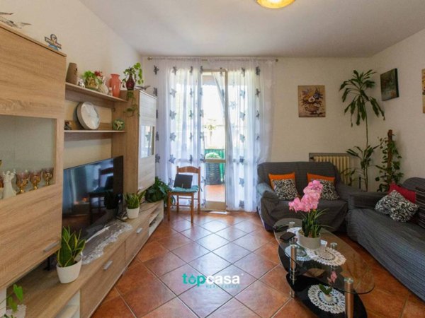 appartamento in vendita a Ferno