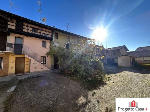 appartamento in vendita a Ferno