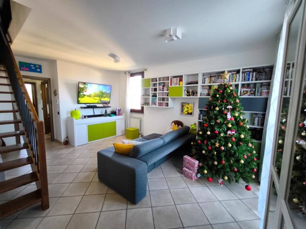 appartamento in vendita a Ferno in zona San Macario