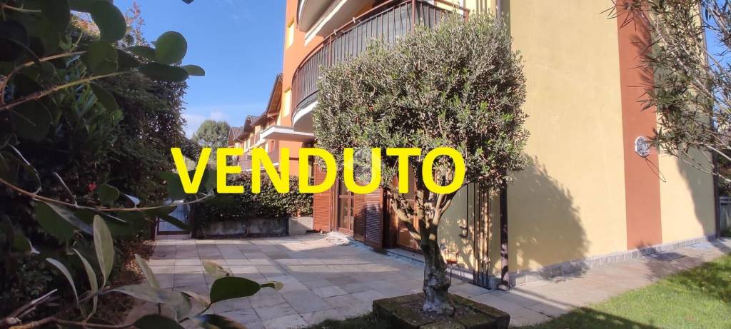 appartamento in vendita a Ferno