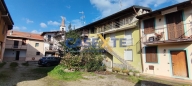 casa indipendente in vendita a Ferno