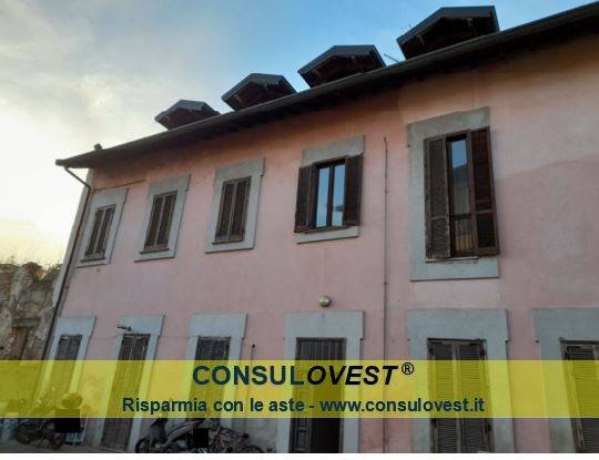 appartamento in vendita a Ferno