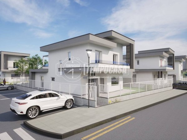 casa indipendente in vendita a Ferno