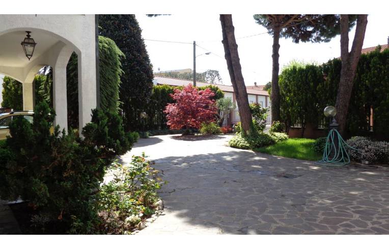 casa indipendente in vendita a Ferno