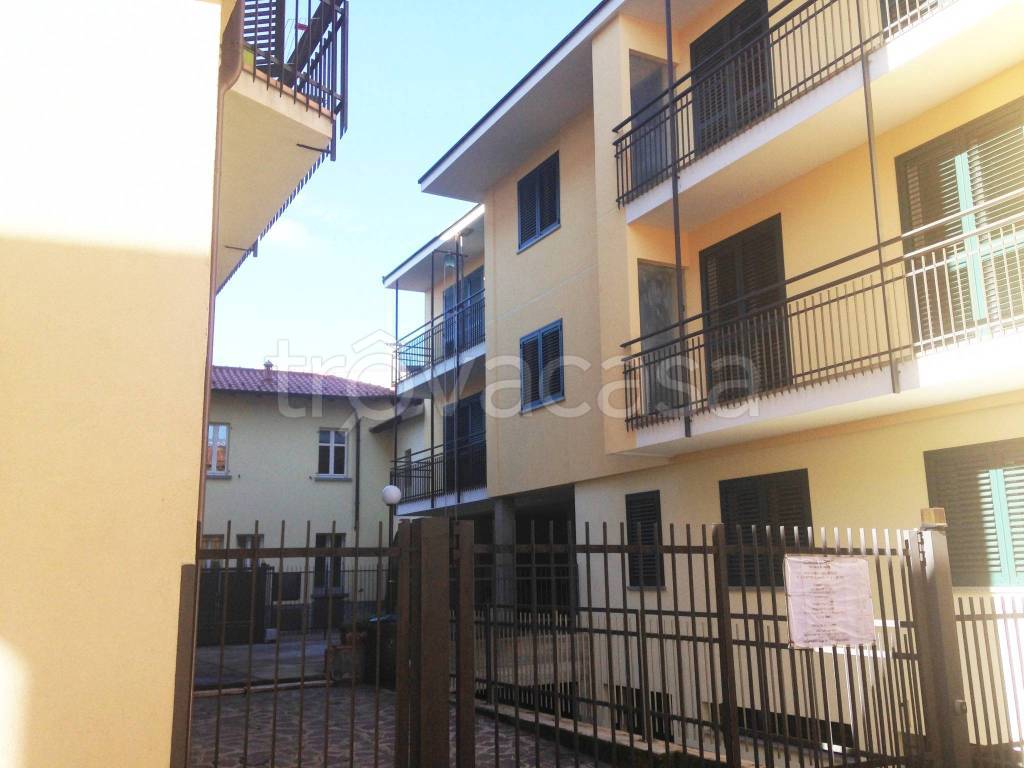 appartamento in vendita a Ferno