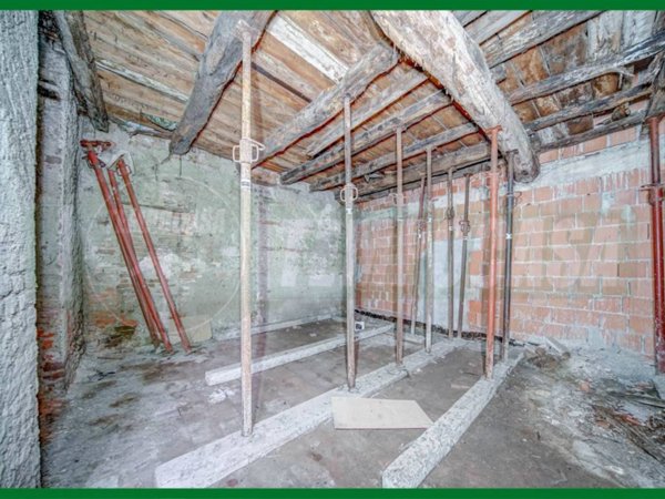 casa indipendente in vendita a Ferno