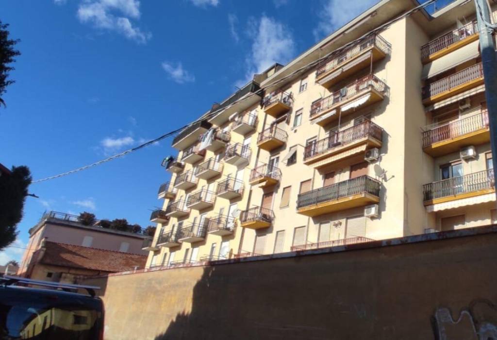 appartamento in vendita a Ferno in zona San Macario