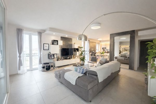 casa indipendente in vendita a Ferno