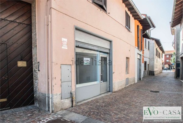negozio in vendita a Ferno