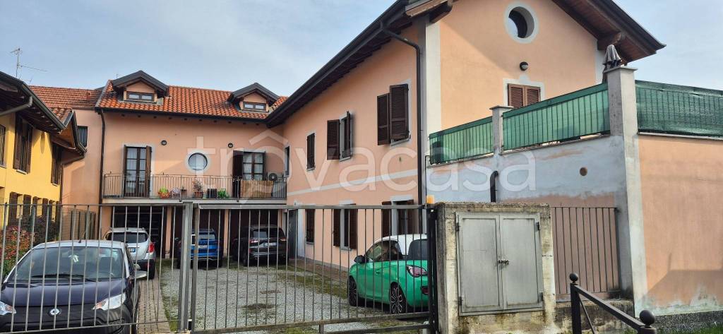 appartamento in vendita a Ferno in zona San Macario