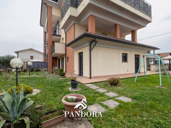 appartamento in vendita a Ferno