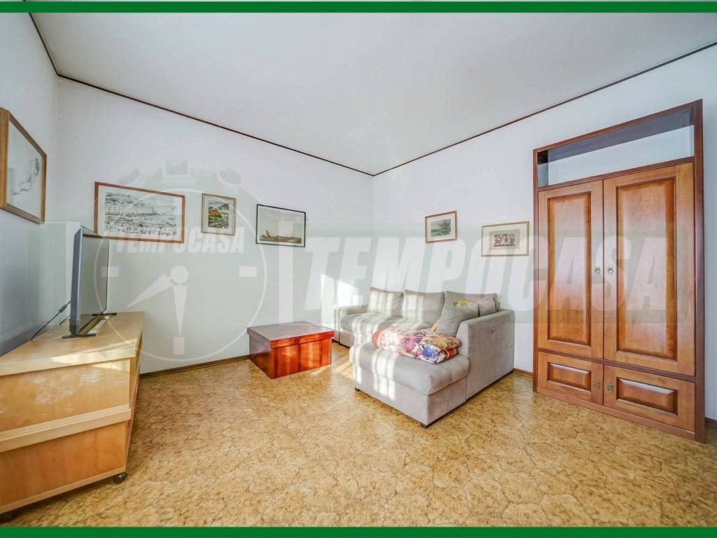 casa indipendente in vendita a Ferno