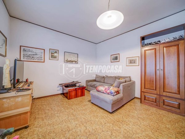 casa indipendente in vendita a Ferno in zona San Macario