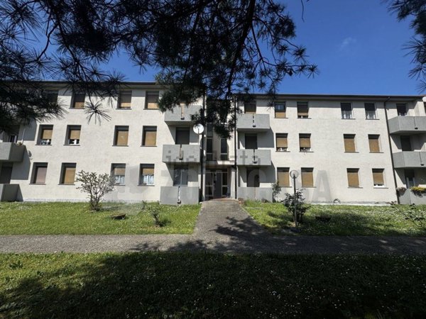 appartamento in vendita a Ferno in zona San Macario