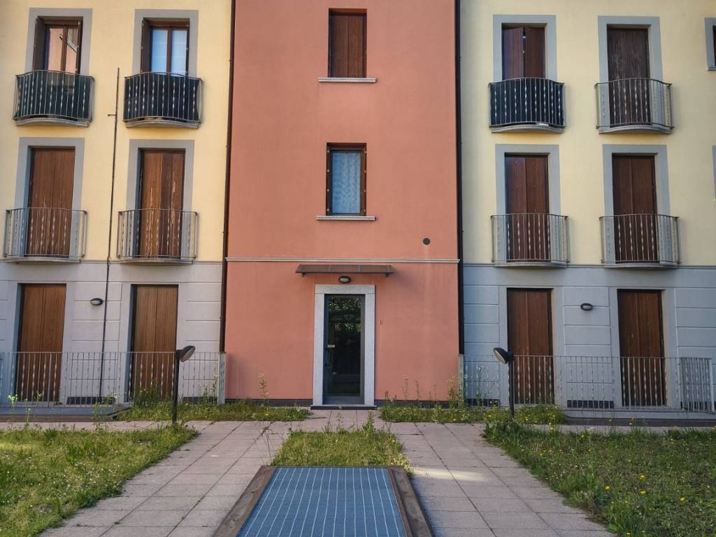 appartamento in vendita a Ferno