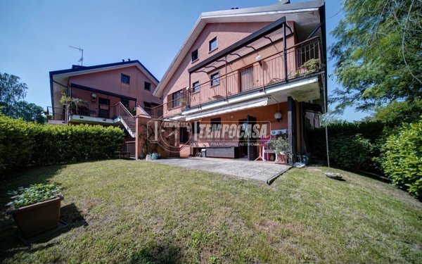 appartamento in vendita a Ferno