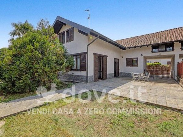 casa indipendente in vendita a Ferno in zona San Macario