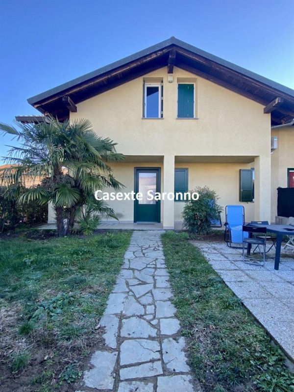 casa indipendente in vendita a Ferno in zona San Macario