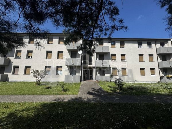 appartamento in vendita a Ferno in zona San Macario