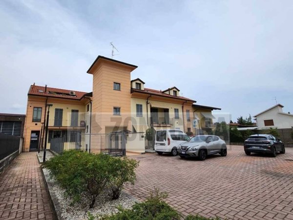 appartamento in vendita a Ferno