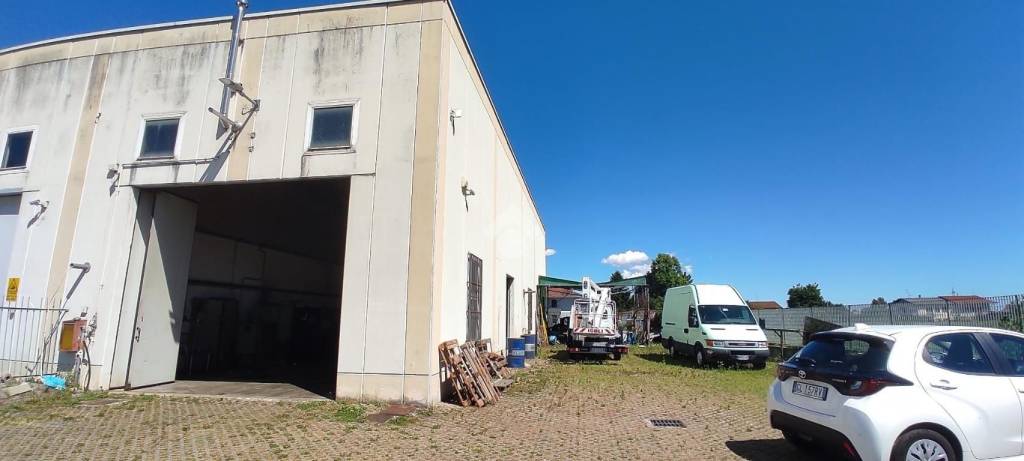 appartamento in vendita a Ferno in zona San Macario
