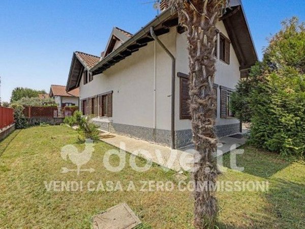 casa indipendente in vendita a Ferno in zona San Macario
