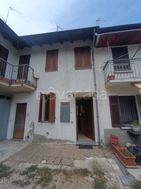appartamento in vendita a Ferno