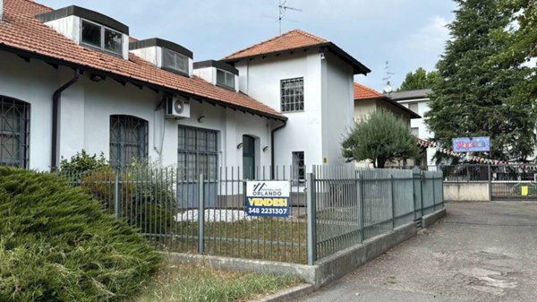 appartamento in vendita a Ferno in zona San Macario
