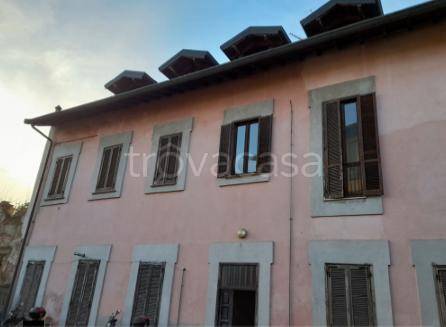 appartamento in vendita a Ferno