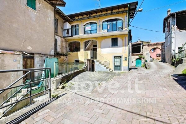 appartamento in vendita a Ferrera di Varese