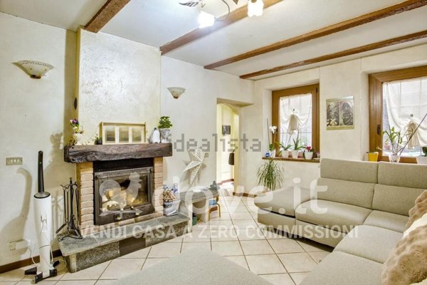 casa indipendente in vendita a Ferrera di Varese