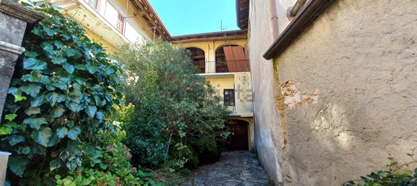 casa indipendente in vendita a Ferrera di Varese