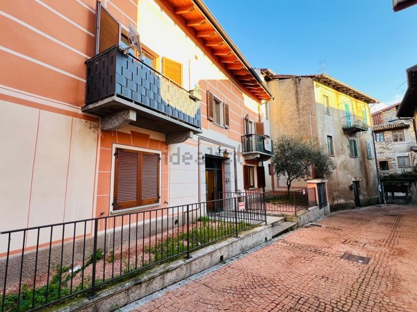 appartamento in vendita a Ferrera di Varese