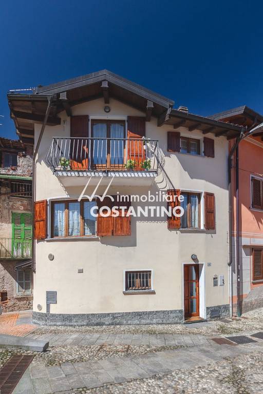 casa indipendente in vendita a Ferrera di Varese