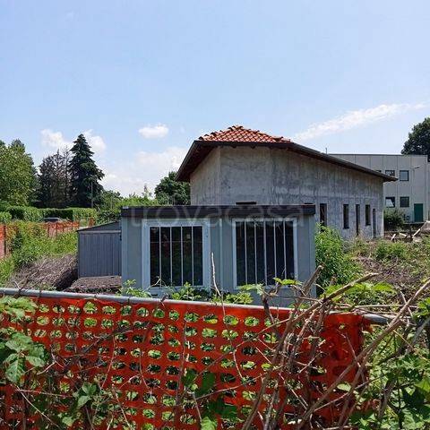 terreno agricolo in vendita a Gallarate in zona Sciarè