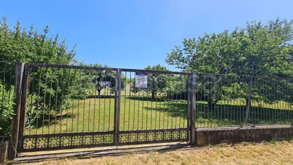 villa in vendita a Gallarate in zona Sciarè