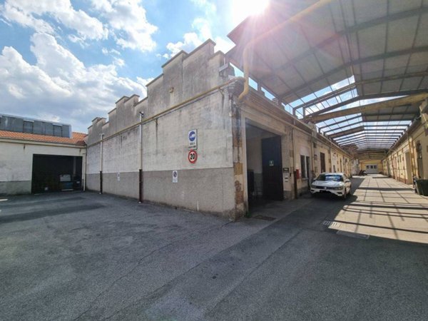 locale commerciale in vendita a Gallarate