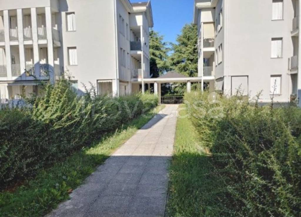 appartamento in vendita a Gallarate in zona Madonna in Campagna