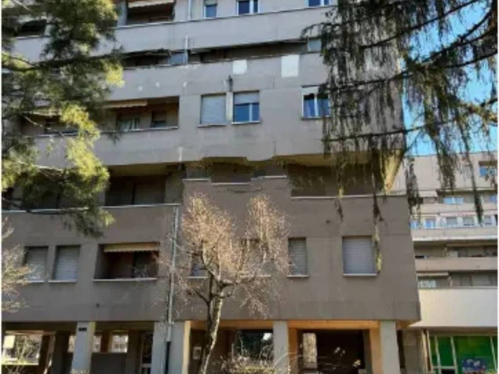 appartamento in vendita a Gallarate in zona Cascinetta