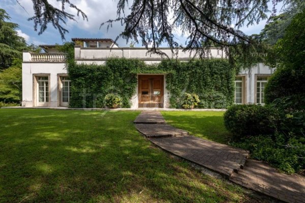 villa in vendita a Gallarate in zona Sciarè